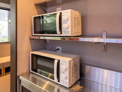 microwave oven